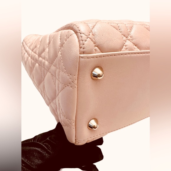 34 Christian Dior CD Lady Dior Tote Matte Peach Fuzz - Picture 7 of 16